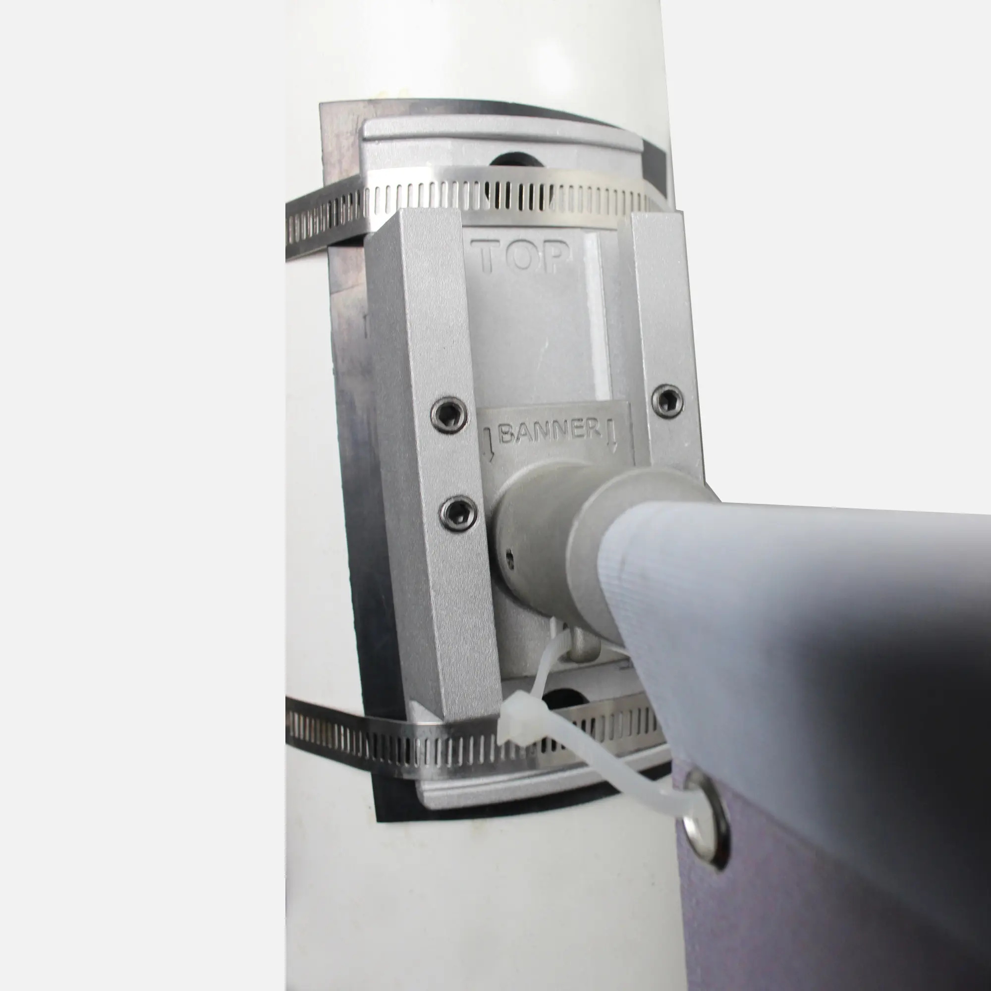 Staffa per banner con braccio RoundPro